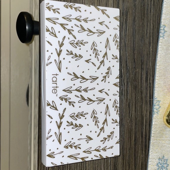 Tarte Eyeshadow palette - Picture 2 of 3